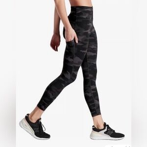 Athleta Ultimate Camo 7/8 Tights in Black and Gray
